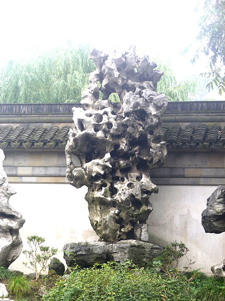Le rocher Yulinglong du jardin Yu de Shanghai Le rocher Yulinglong du jardin Yu de Shanghai