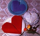 Pliage de serviette en forme de coeur