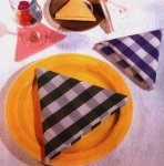 Pliage de serviette en forme de triangle